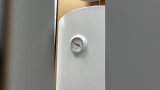 Contrôle précis de la température du chauffe-eau électrique 220-240V