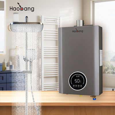 Chauffe-eau à gaz à ventilation forcée pour une ventilation et des gaz d'échappement optimaux